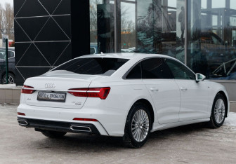 Подержанный автомобиль Audi A6 Sedan 2019 года (5 фото)