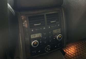 Подержанный автомобиль Volkswagen Touareg 2008 года (14 фото)