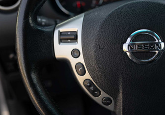 Подержанный автомобиль Nissan Qashqai 2011 года (12 фото)