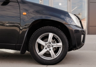 Подержанный автомобиль Chery Tiggo (T11) 2008 года (9 фото)