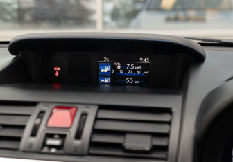 Подержанный автомобиль Subaru Levorg 2014 года (15 фото)