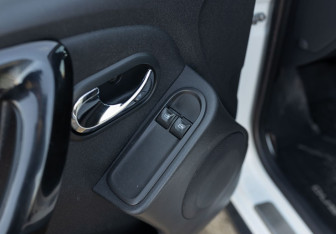 Подержанный автомобиль Renault Duster 2018 года (17 фото)