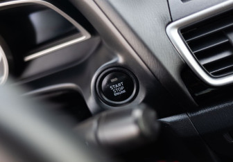 Подержанный автомобиль Mazda 3 Sedan 2014 года (14 фото)