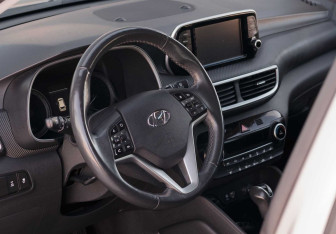 Подержанный автомобиль Hyundai Tucson 2019 года (11 фото)