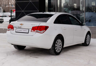 Подержанный автомобиль Chevrolet Cruze Sedan 2012 года (5 фото)