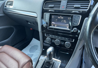 Подержанный автомобиль Volkswagen Golf Hatchback 2013 года (19 фото)