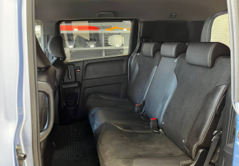 Подержанный автомобиль Honda Freed 2012 года (13 фото)