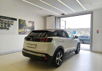 Подержанный автомобиль Peugeot 3008 2019 года (4 фото)