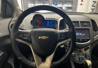 Подержанный автомобиль Chevrolet Aveo Sedan 2014 года (11 фото)