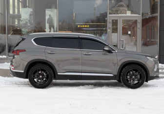 Подержанный автомобиль Hyundai Santa Fe 2018 года (4 фото)