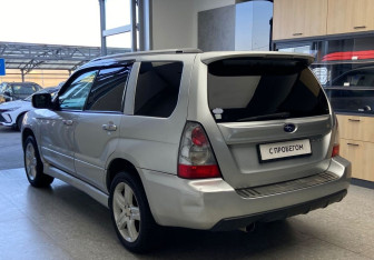 Подержанный автомобиль Subaru Forester Suv 2005 года (7 фото)