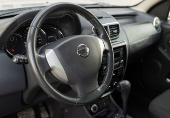 Подержанный автомобиль Nissan Terrano 2016 года (11 фото)