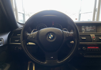 Подержанный автомобиль BMW X5 2013 года (11 фото)