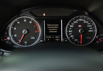 Подержанный автомобиль Audi Q5 2013 года (13 фото)