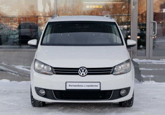 Подержанный автомобиль Volkswagen Touran 2011 года (2 фото)