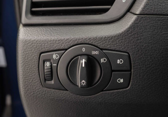 Подержанный автомобиль BMW X1 2011 года (18 фото)