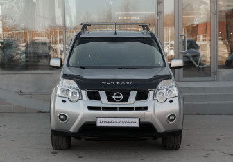 Подержанный автомобиль Nissan X-Trail 2013 года (2 фото)