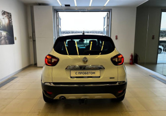 Подержанный автомобиль Renault Kaptur 2022 года (6 фото)