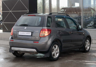 Подержанный автомобиль Suzuki SX4 Hatchback 2010 года (5 фото)