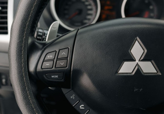 Подержанный автомобиль Mitsubishi Outlander 2007 года (12 фото)