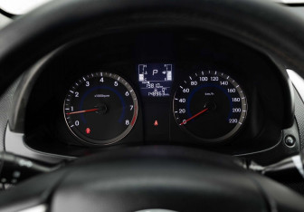 Подержанный автомобиль Hyundai Solaris Sedan 2014 года (13 фото)