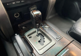 Подержанный автомобиль Toyota Land Cruiser Suv 2011 года (17 фото)