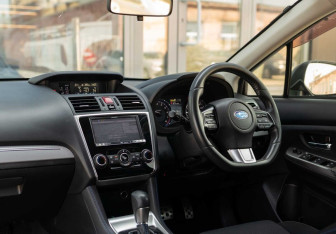Подержанный автомобиль Subaru Levorg 2014 года (10 фото)