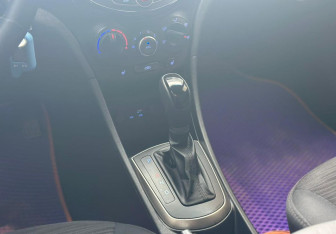 Подержанный автомобиль Hyundai Solaris Sedan 2015 года (15 фото)