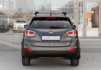 Подержанный автомобиль Hyundai ix35 2010 года (6 фото)