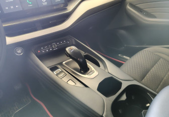 Подержанный автомобиль Haval F7 2023 года (10 фото)