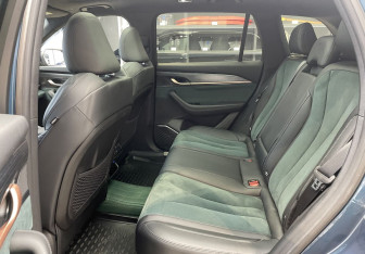 Подержанный автомобиль Geely Monjaro 2023 года (11 фото)