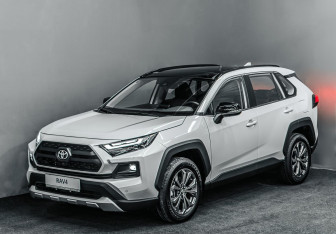 Новый Toyota RAV4 2025 (2 фото)