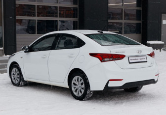 Подержанный автомобиль Hyundai Solaris Sedan 2019 года (7 фото)
