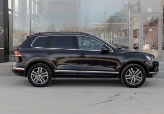 Подержанный автомобиль Volkswagen Touareg 2017 года (4 фото)