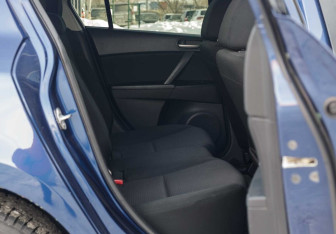 Подержанный автомобиль Mazda 3 Sedan 2013 года (17 фото)