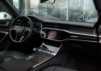 Подержанный автомобиль Audi A6 Sedan 2019 года (10 фото)