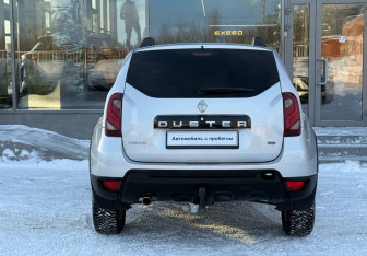 Подержанный автомобиль Renault Duster 2018 года (6 фото)