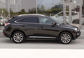 Подержанный автомобиль Lexus RX 2012 года (4 фото)