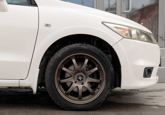 Подержанный автомобиль Honda Stream 2007 года (9 фото)