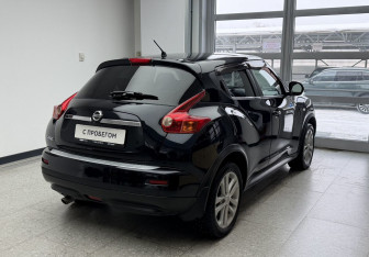 Подержанный автомобиль Nissan Juke 2011 года (4 фото)
