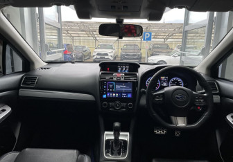 Подержанный автомобиль Subaru Levorg 2014 года (10 фото)