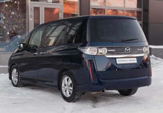 Подержанный автомобиль Mazda Biante 2009 года (7 фото)