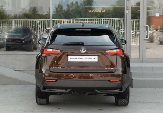 Подержанный автомобиль Lexus NX 2014 года (6 фото)