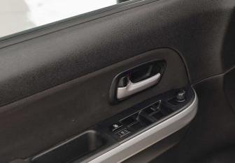 Подержанный автомобиль Suzuki Grand Vitara 2008 года (16 фото)