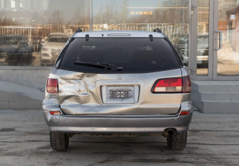 Подержанный автомобиль Nissan Avenir 2001 года (6 фото)