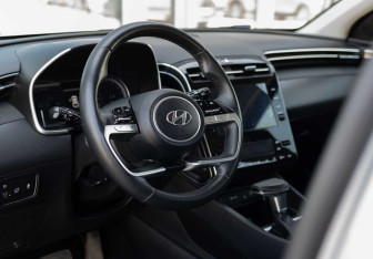 Подержанный автомобиль Hyundai Tucson 2023 года (11 фото)