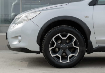 Подержанный автомобиль Subaru XV 2012 года (9 фото)