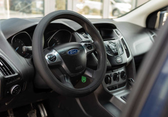 Подержанный автомобиль Ford Focus Hatchback 2012 года (11 фото)