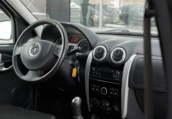 Подержанный автомобиль LADA (ВАЗ) Largus Wagon 2019 года (10 фото)