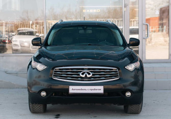 Подержанный автомобиль Infiniti FX 2010 года (2 фото)